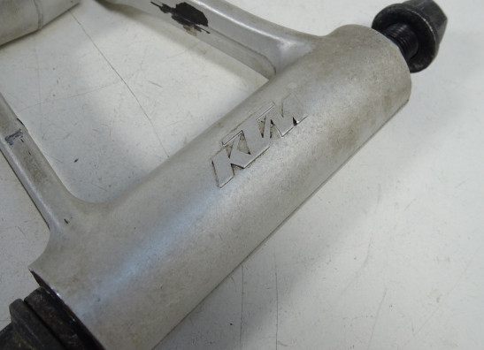 Link systeem achterveer KTM 690 duke 3