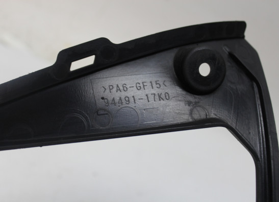 Cowl V shape under Suzuki GSX R 1000