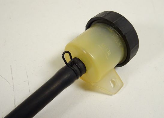 Rempomp achter Ducati ST3