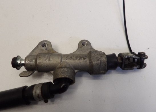 Rempomp achter Kawasaki ZX 7 R