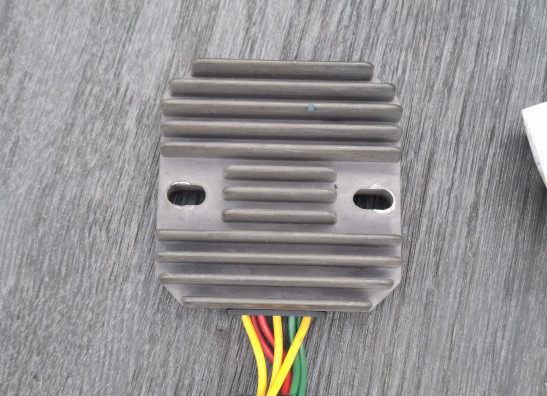 Regler Gleichrichter Honda CBR Fireblade