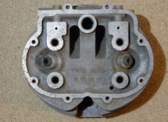Cilinderkop Moto Guzzi V7 700