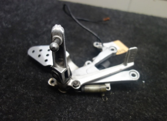 Main step holder right Yamaha YZF R6