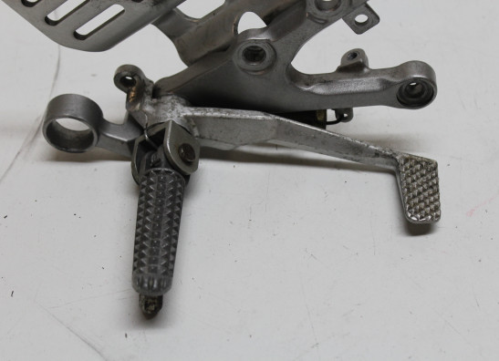 Fussrastetrager vorne rechts Yamaha YZF R6