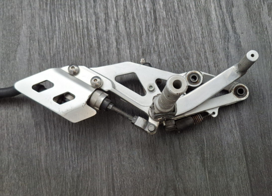 Fussrastetrager vorne rechts Suzuki GSX R 1100