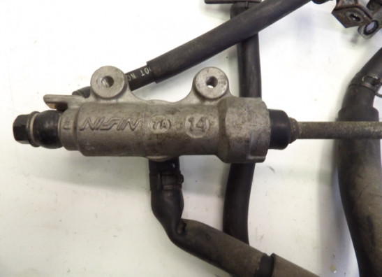 Rempomp achter Honda TRANSALP