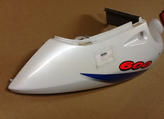 Rechter achterkant Suzuki GSX R 600