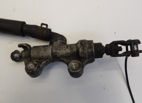 Rempomp achter Kawasaki ZXR 750