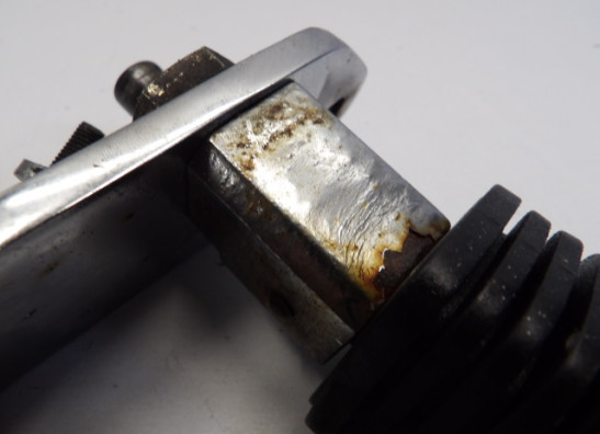 Voetsteun Rechts Suzuki LS 650