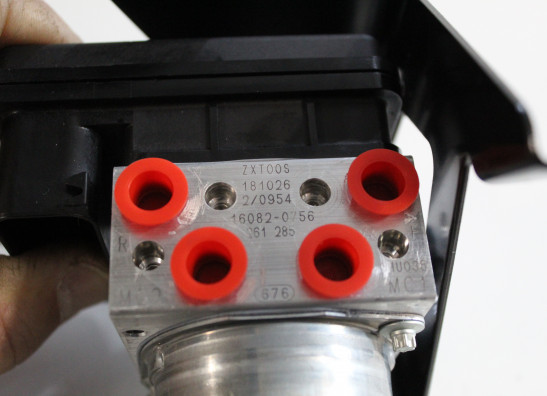 ABS pomp Kawasaki ZX 10 R