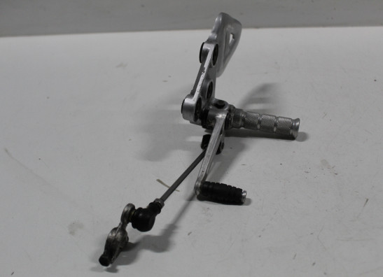 Fussrastetrager vorne links Suzuki GSX R 1300 Hayabusa