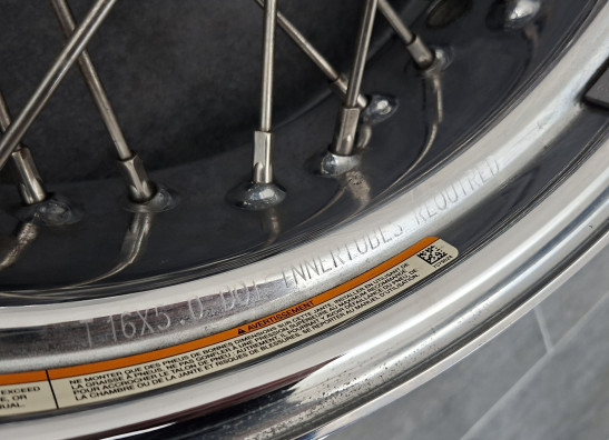 Achtervelg Harley Davidson FLHRC Road King Classic