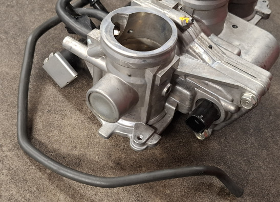 Gasklephuis Triumph Speed triple RS