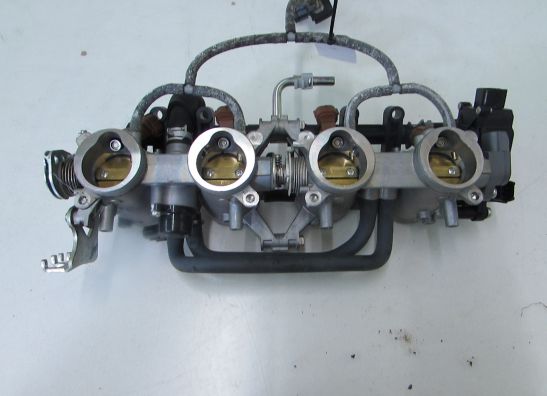 Throttle body Suzuki GSR 750