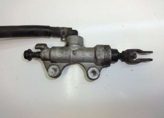 Rempomp achter Kawasaki ER 6