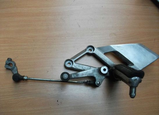 Fussrastetrager vorne links Honda CBR 600 F