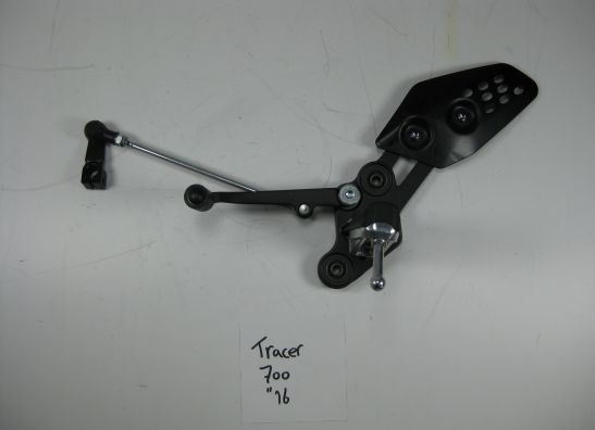 Fussrastetrager vorne links Yamaha Tracer 700