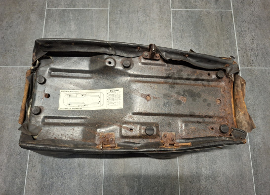 Zadel Suzuki GS 550 L