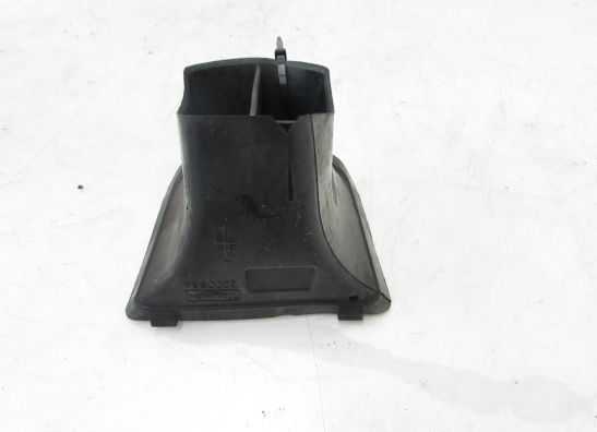 Air intake center Triumph 675 Street Triple R