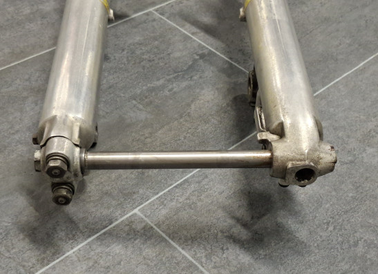 Voorpoten compleet Honda VF 700  750 S Sabre