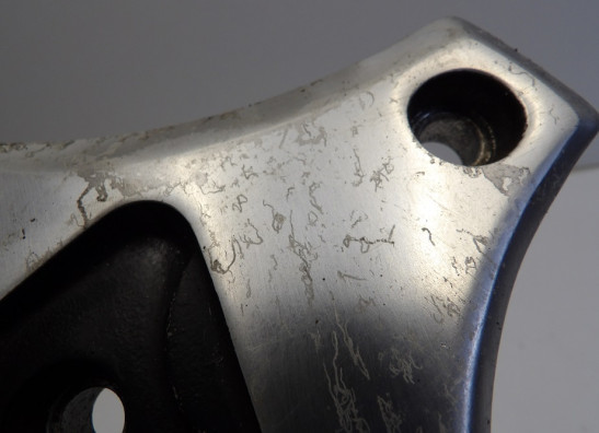 Fussrastetrager vorne links Suzuki GR 650