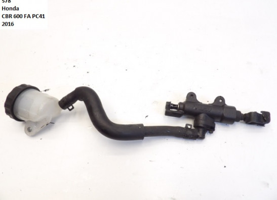 Rempomp achter Honda CBR 600 F