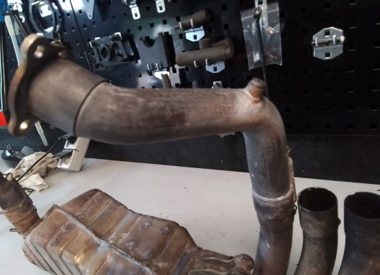 Uitlaat Aprilia RST 1000 Futura