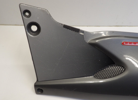 Heck links Aprilia Pegaso