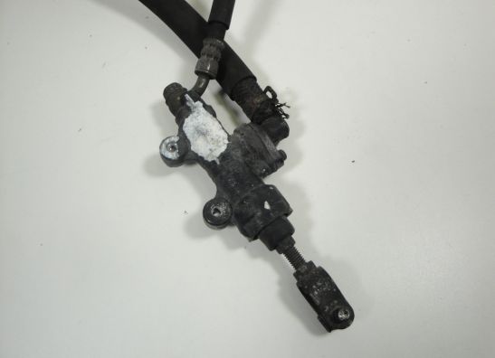 Rempomp achter Honda VF 1000 F