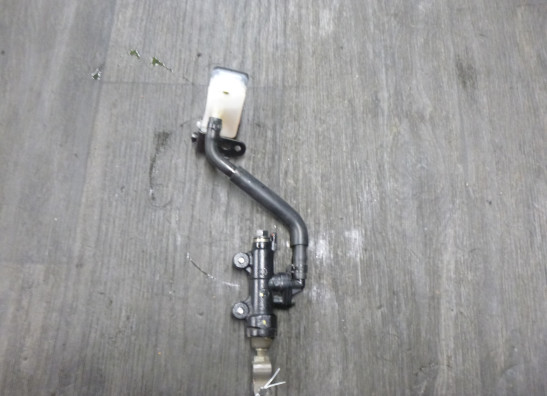 Rempomp achter Honda CB 650 F