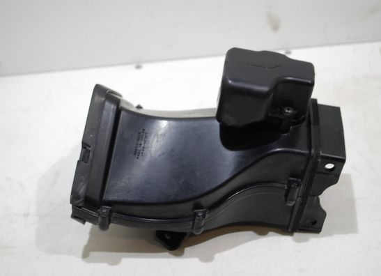 Air intake center Suzuki GSX R 750