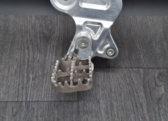 Fussrastetrager vorne links Caballero - Fantic Deluxe 125