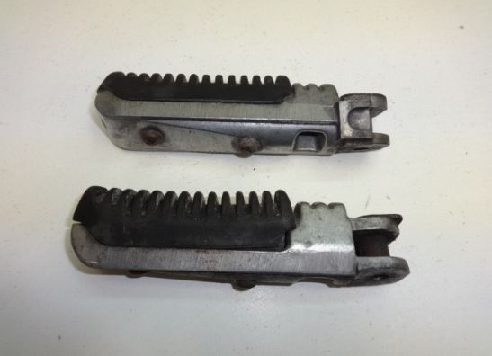 Fussraste links Suzuki GSX R 1100