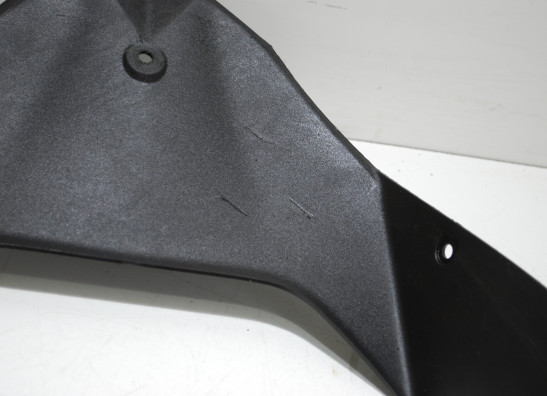 Cowl V shape under Kawasaki Ninja 300