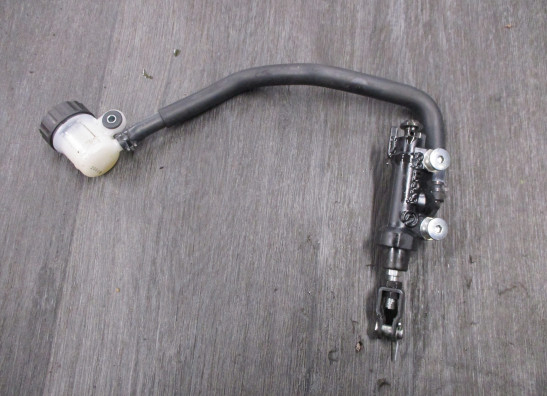 Rempomp achter Yamaha MT 10