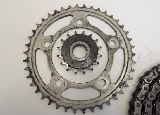 Chain and sprocket kit Honda CBR 900 RR