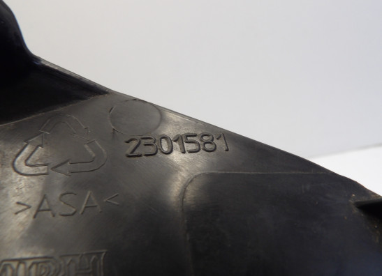 Rechter zijkuip klein Triumph Sprint ST 1050