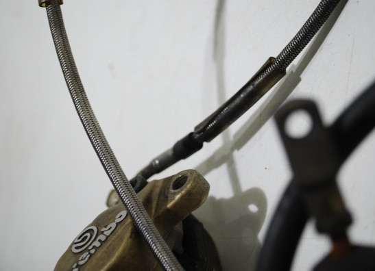 Rempomp achter Ducati monster 900