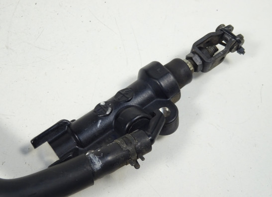 Rempomp achter Yamaha MT 09