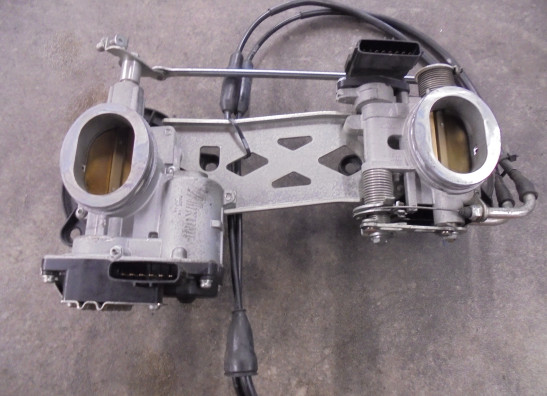 Gasklephuis Ducati Diavel