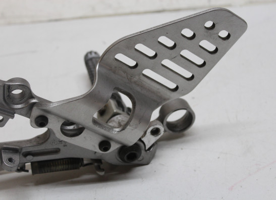 Fussrastetrager vorne rechts Yamaha YZF R6