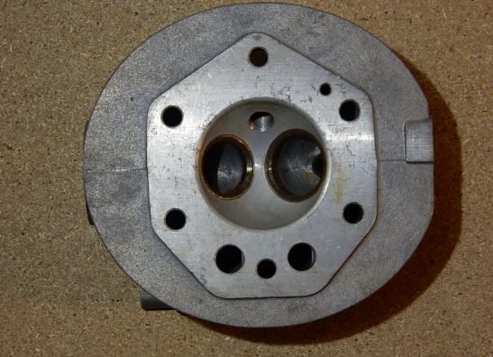 Cylinder head Moto Guzzi V7 700