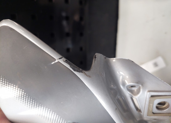 Rechter luchtbuis Aprilia RSV 1000