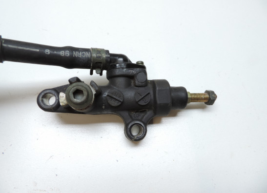 Rempomp achter Yamaha YZF R6