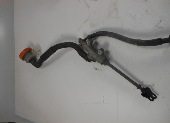 Rempomp achter Honda ST 1100 Pan European