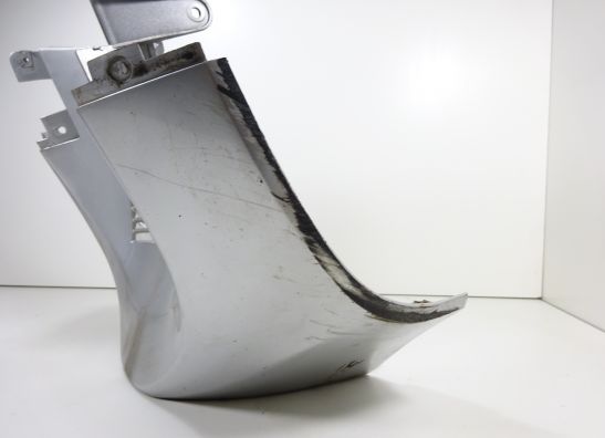 Cowl V shape under Suzuki Burgman AN 250