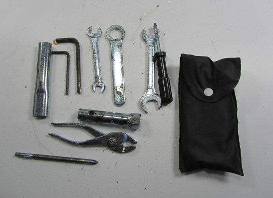 Tool set Suzuki GZ 250 Marauder