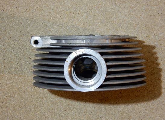 Cilinderkop Moto Guzzi V7 700