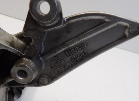 Fussrastetrager vorne rechts Honda VFR 800 I