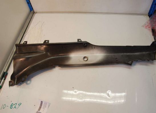 Cowl left rear Suzuki GSX F 750